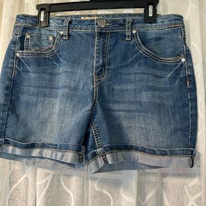 Earl jeans shorts, size 10